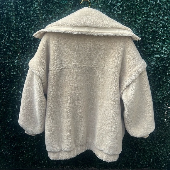 North & Co. Women’s Oversized High Neck Zip-Up Sherpa Jacket Size Small - Picture 5 of 5